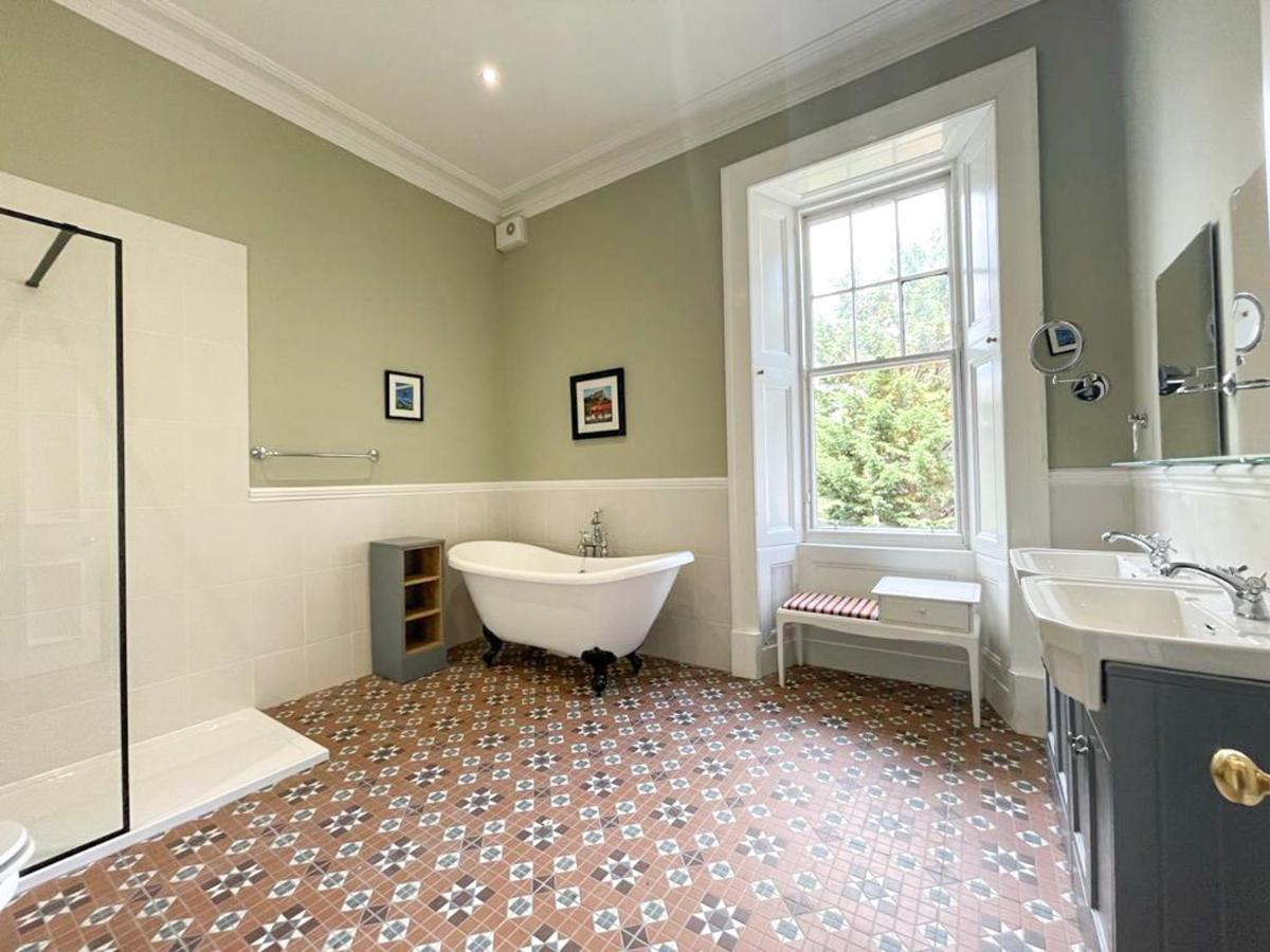 Remarkable 5Br Townhouse With Garden, Sleeps 12 Edinburgh Bagian luar foto
