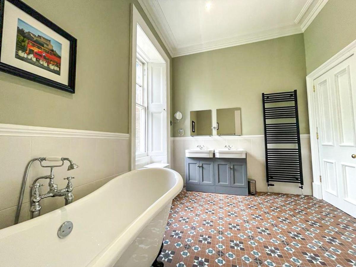 Remarkable 5Br Townhouse With Garden, Sleeps 12 Edinburgh Bagian luar foto
